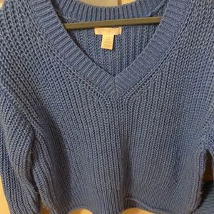 H&M blue sweater to keep warm and toasty during the winter